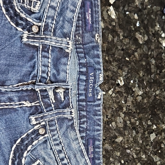 Gently Used Vigoss Dublin Capris - Picture 5 of 6